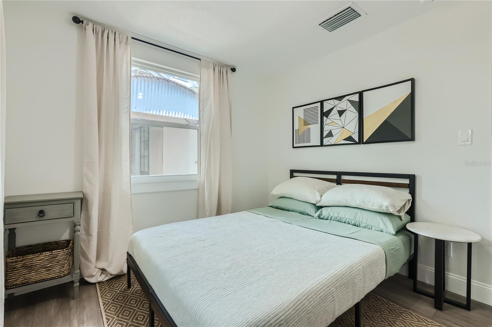 Image 23 of 59 For 1145 53rd Avenue N