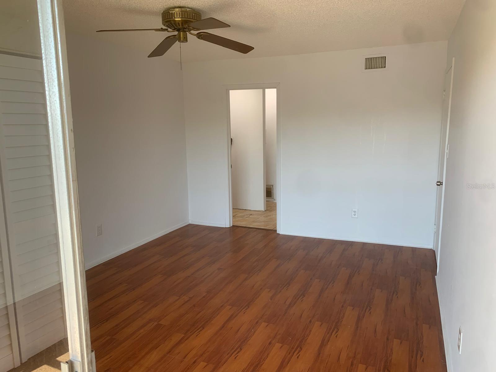 Listing photo id 4 for 2625 State Road 590  2832