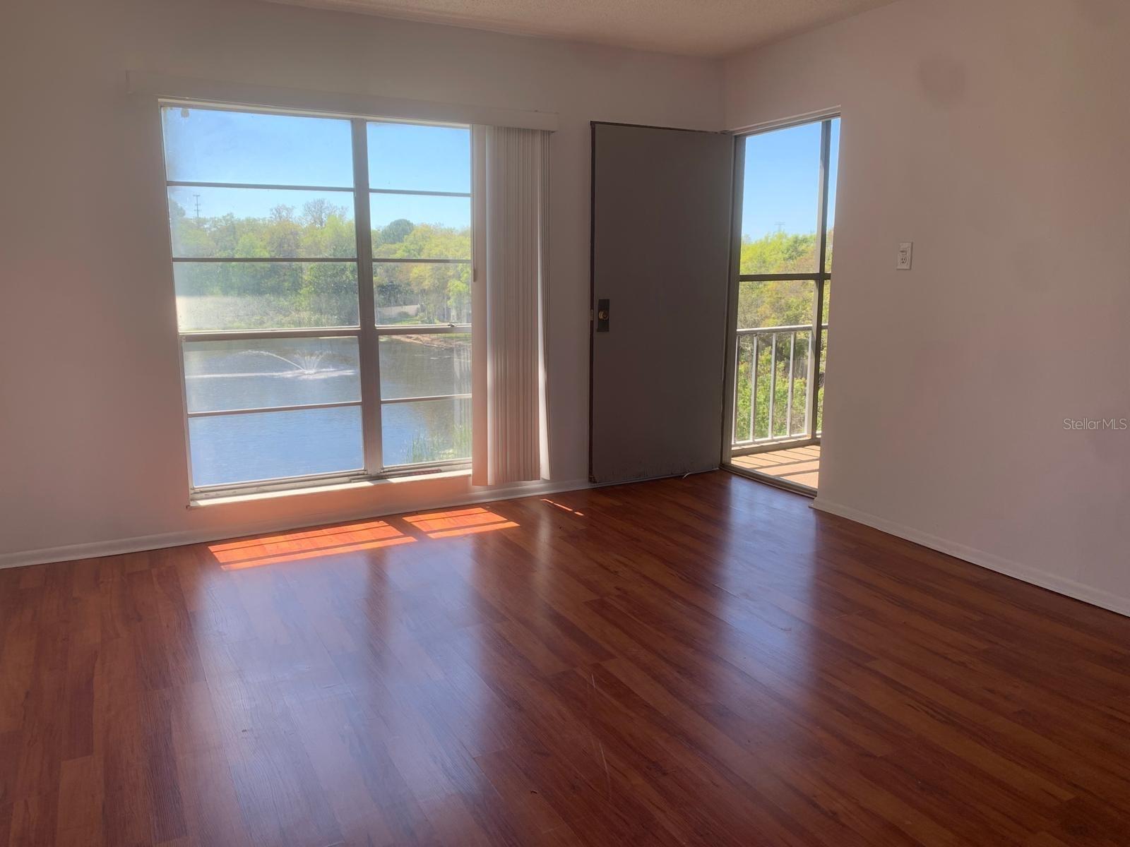 Listing photo id 5 for 2625 State Road 590  2832