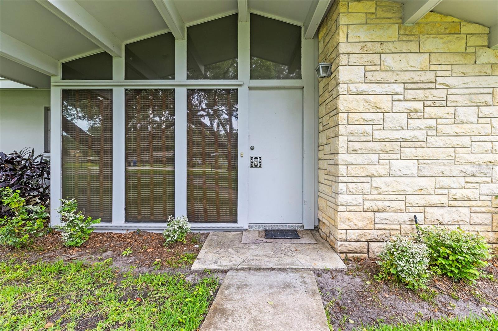 Image 12 of 53 For 1675 Robin Hood Lane
