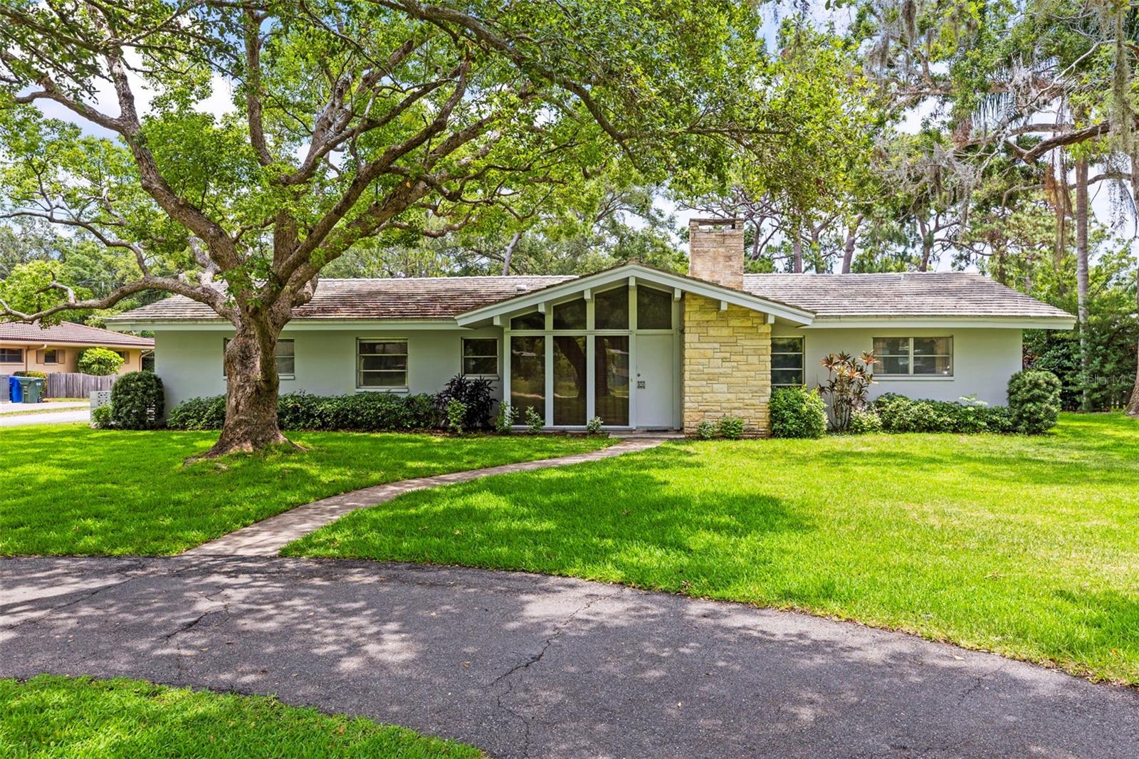 Image 6 of 53 For 1675 Robin Hood Lane