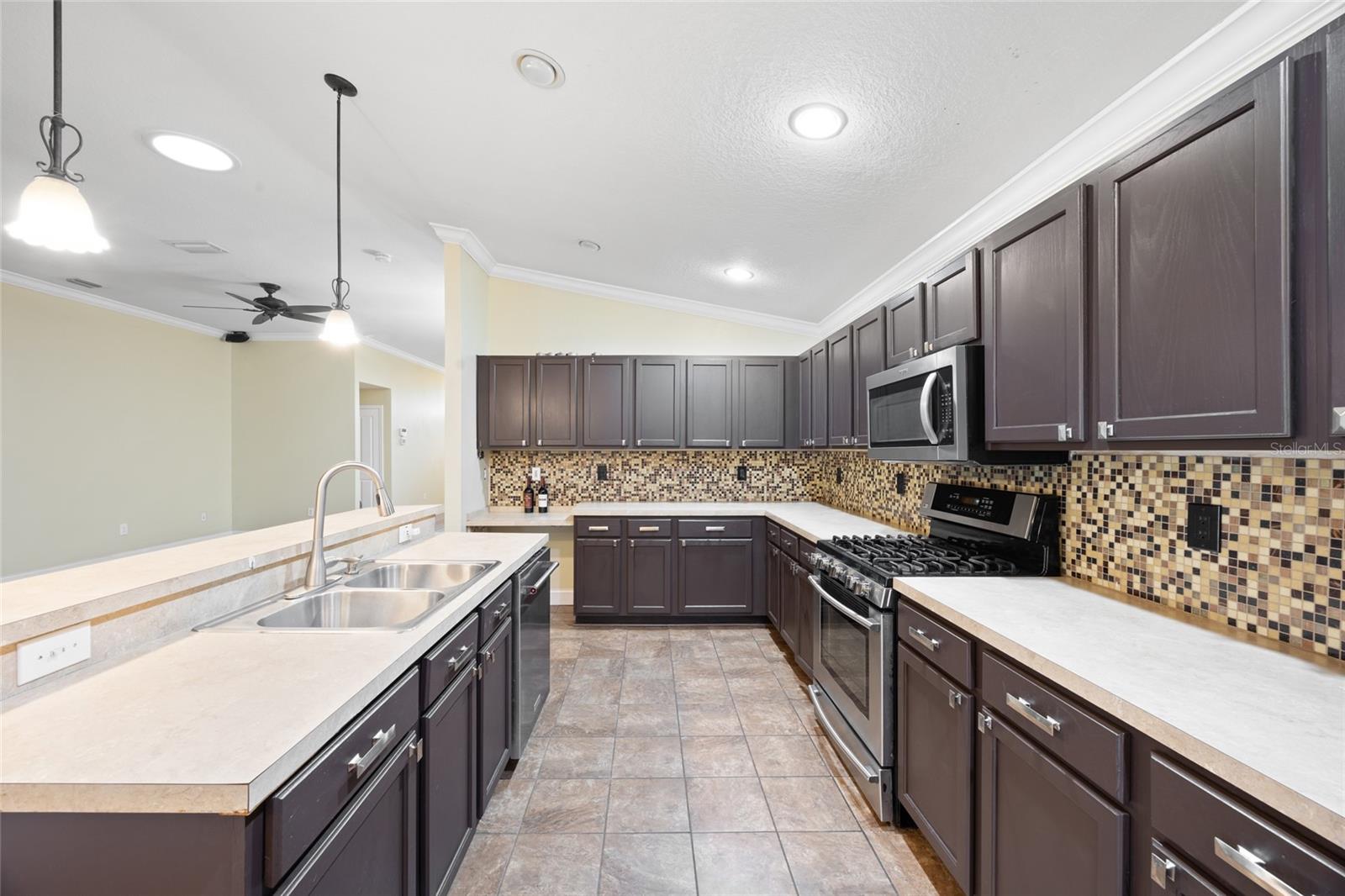 Image 18 of 49 For 6914 Monarch Park Drive