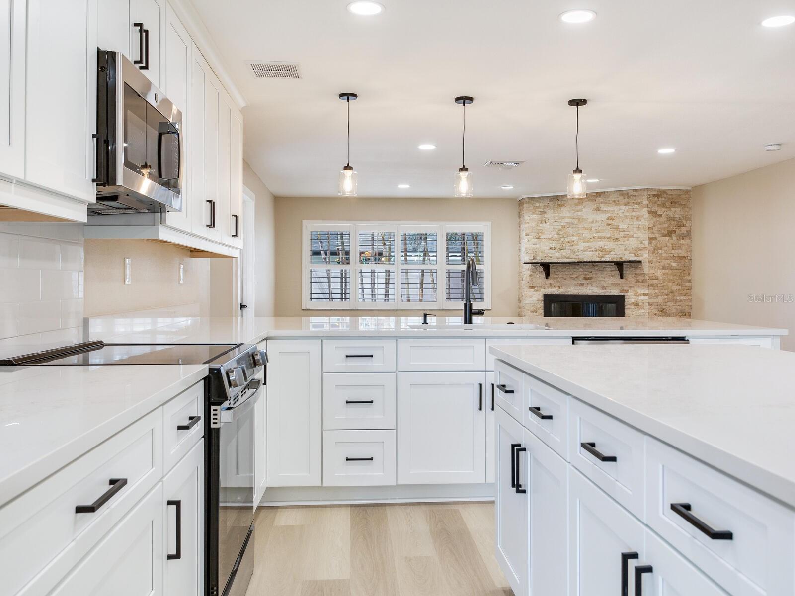 Image 12 of 45 For 5470 Bayshore Drive