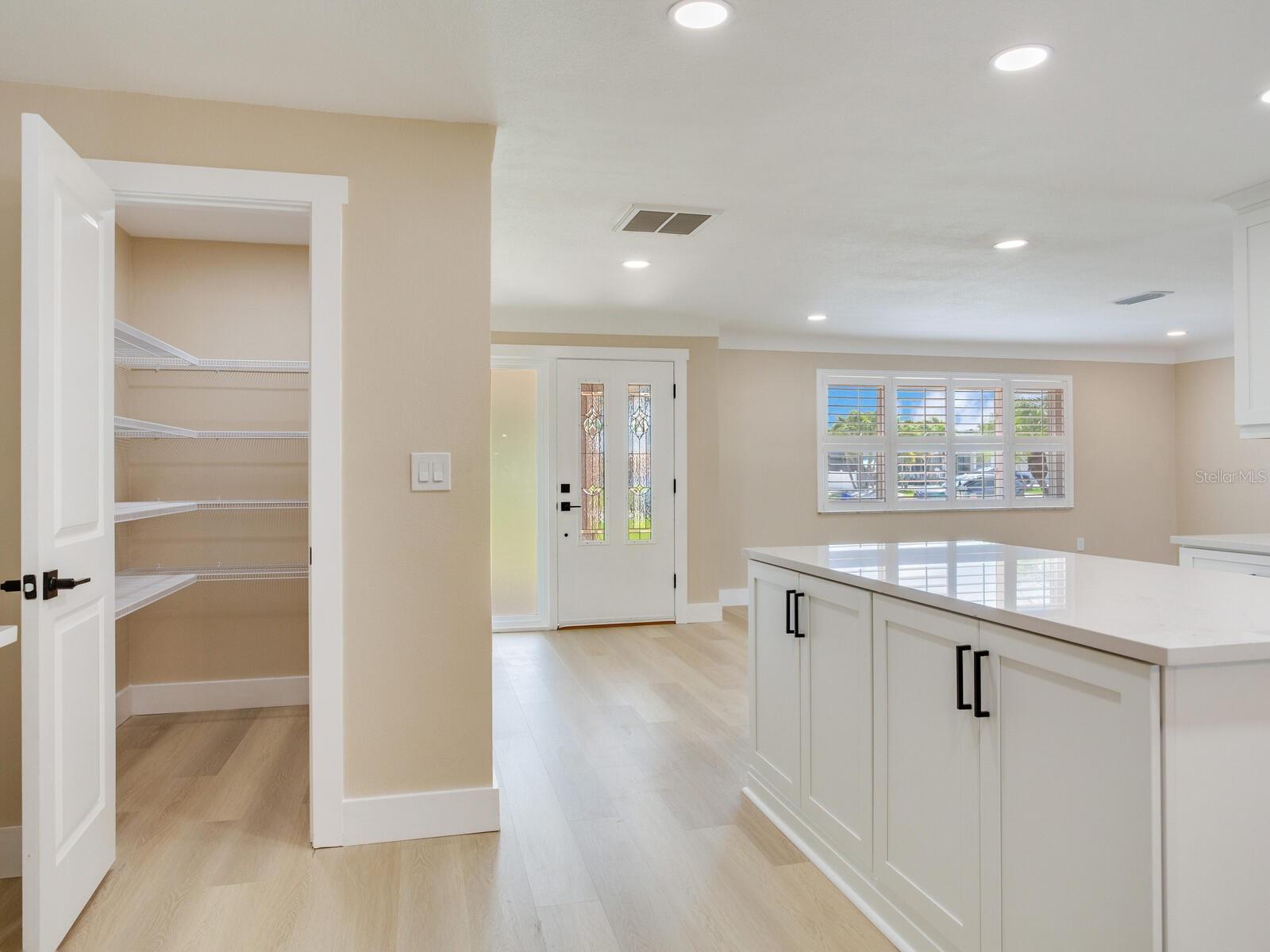 Image 16 of 45 For 5470 Bayshore Drive