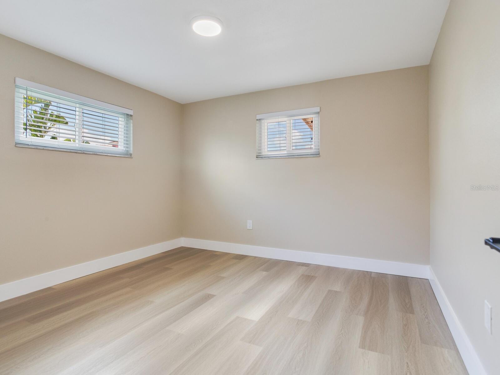 Image 33 of 45 For 5470 Bayshore Drive