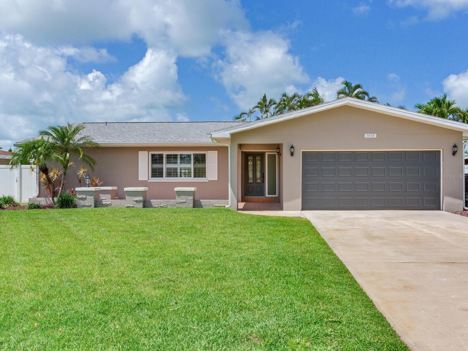 Image 4 of 45 For 5470 Bayshore Drive