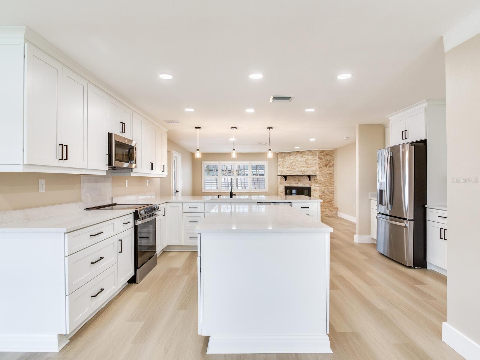 Image 9 of 45 For 5470 Bayshore Drive