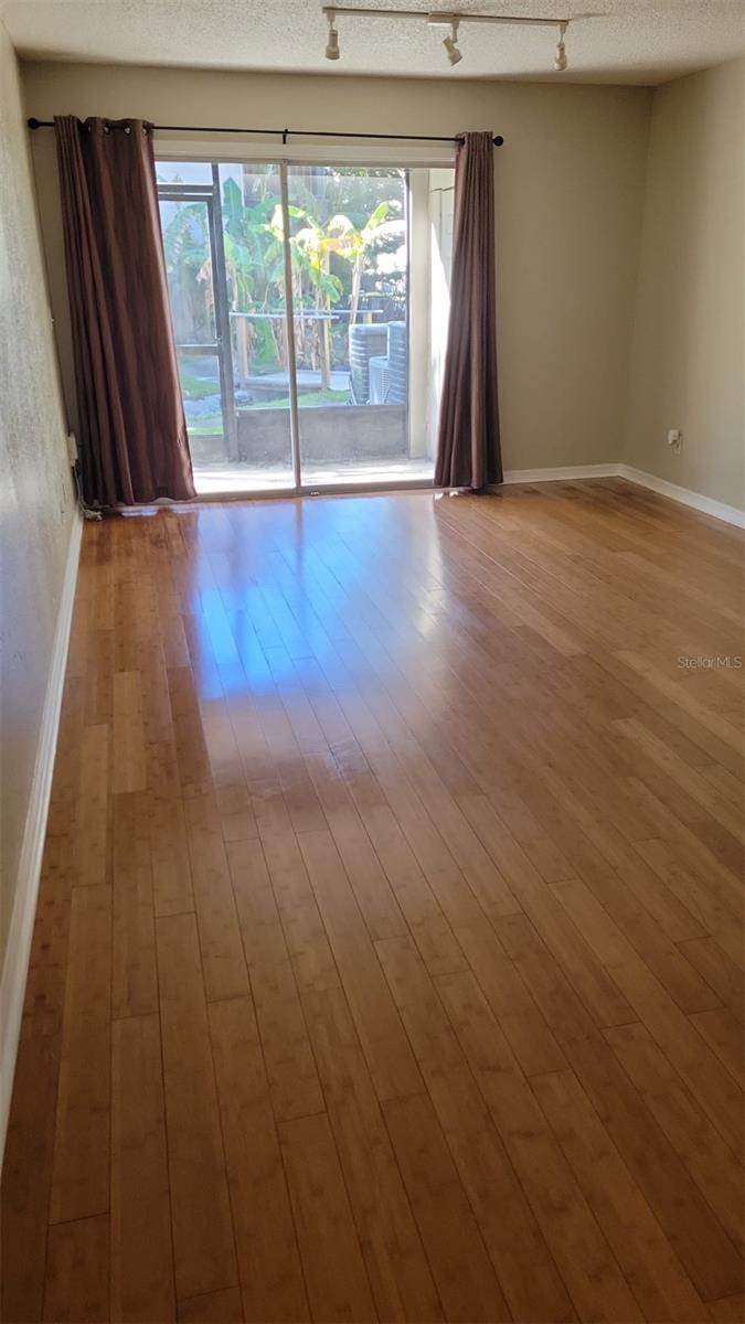 Image 12 of 46 For 6336 Newtown Circle 36a2