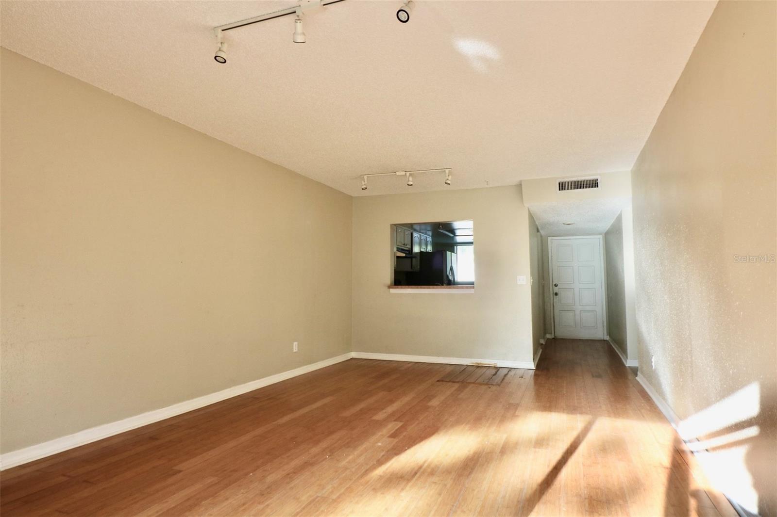 Image 13 of 46 For 6336 Newtown Circle 36a2