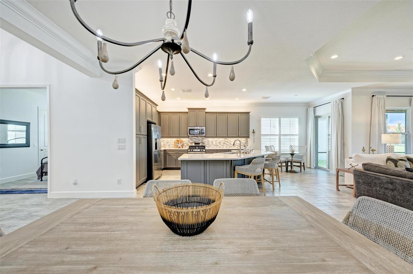 Listing photo id 8 for 15525 Corona Del Mar Drive