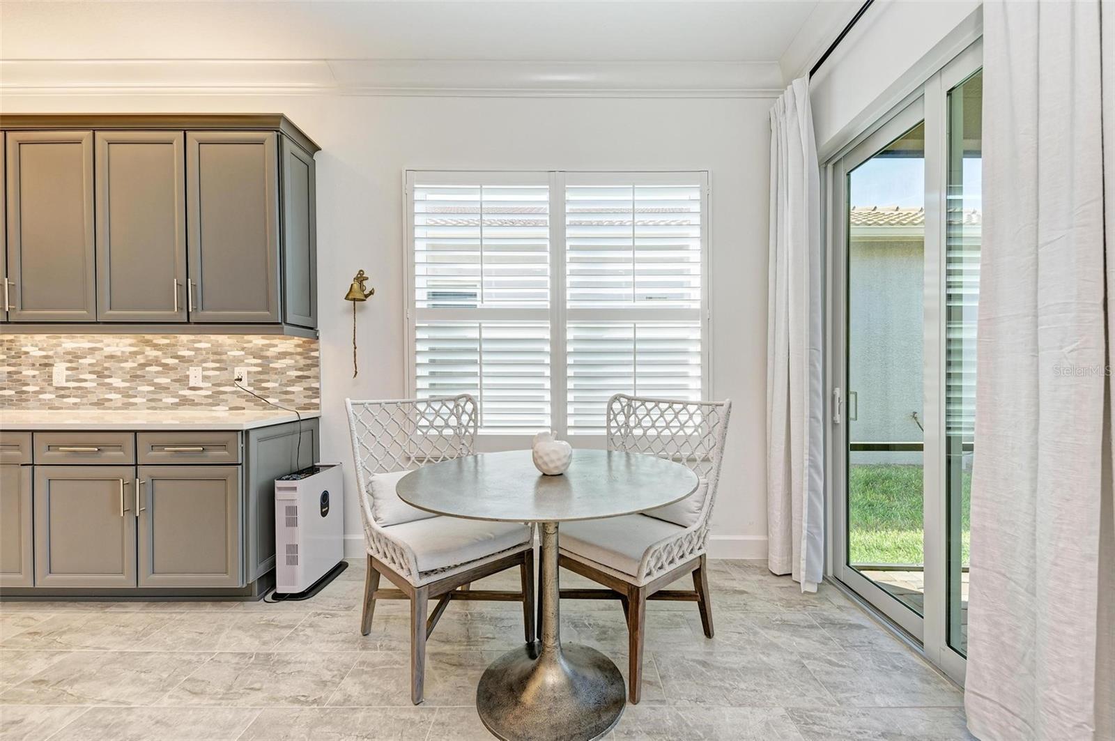 Listing photo id 14 for 15525 Corona Del Mar Drive
