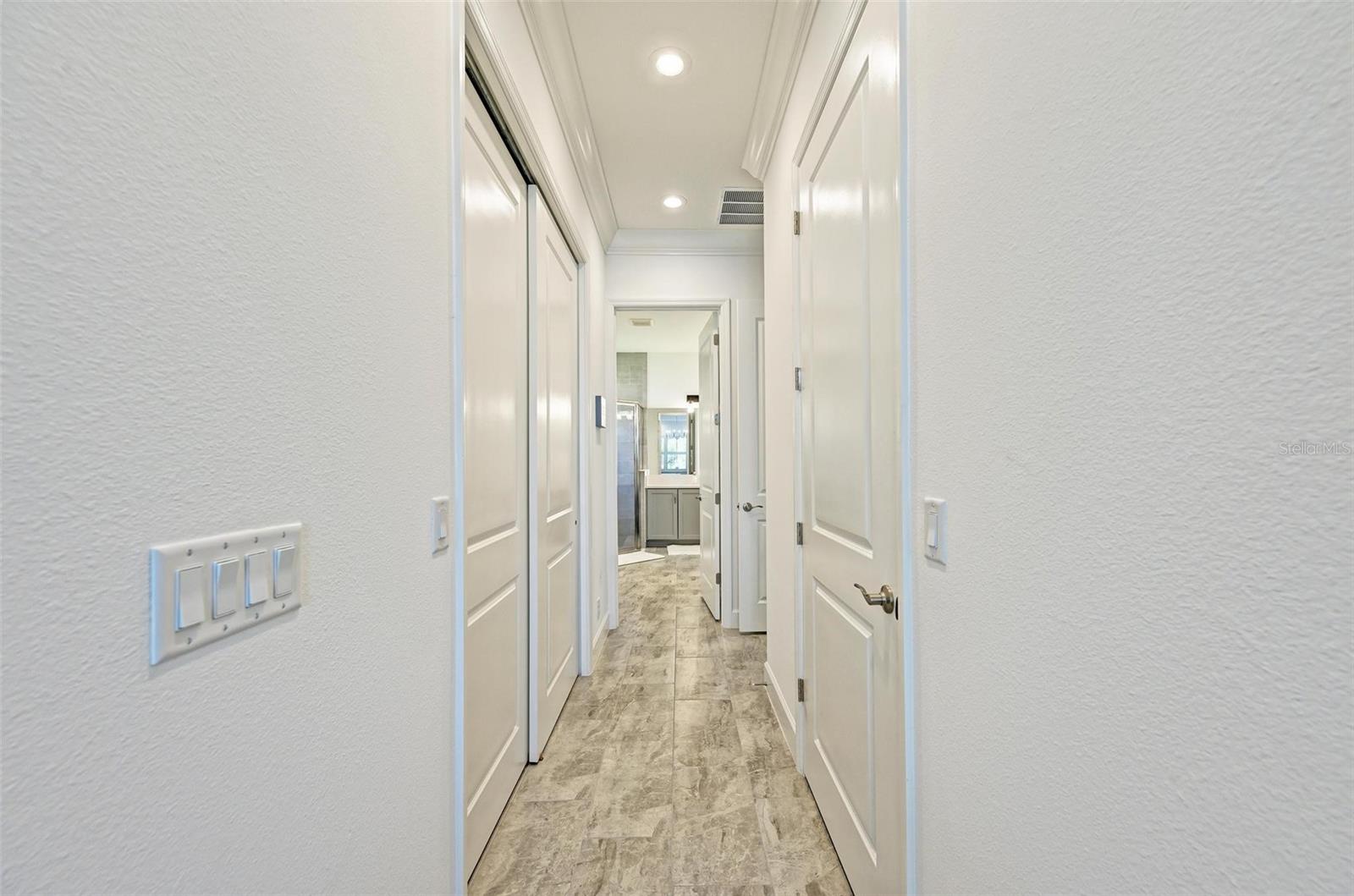 Listing photo id 26 for 15525 Corona Del Mar Drive