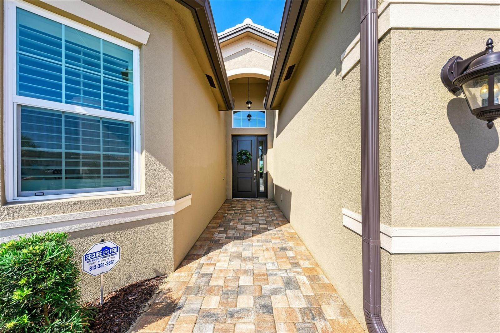 Listing photo id 1 for 15525 Corona Del Mar Drive
