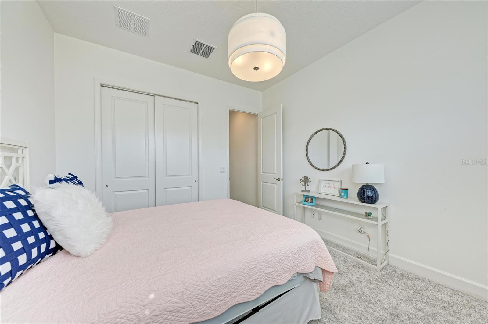 Listing photo id 32 for 15525 Corona Del Mar Drive