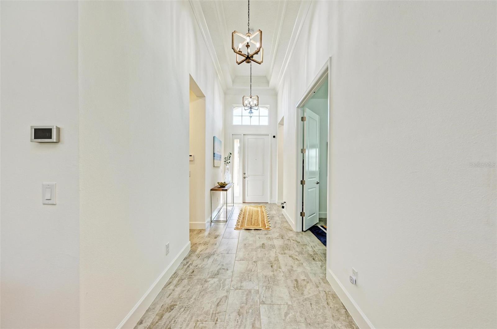 Listing photo id 2 for 15525 Corona Del Mar Drive