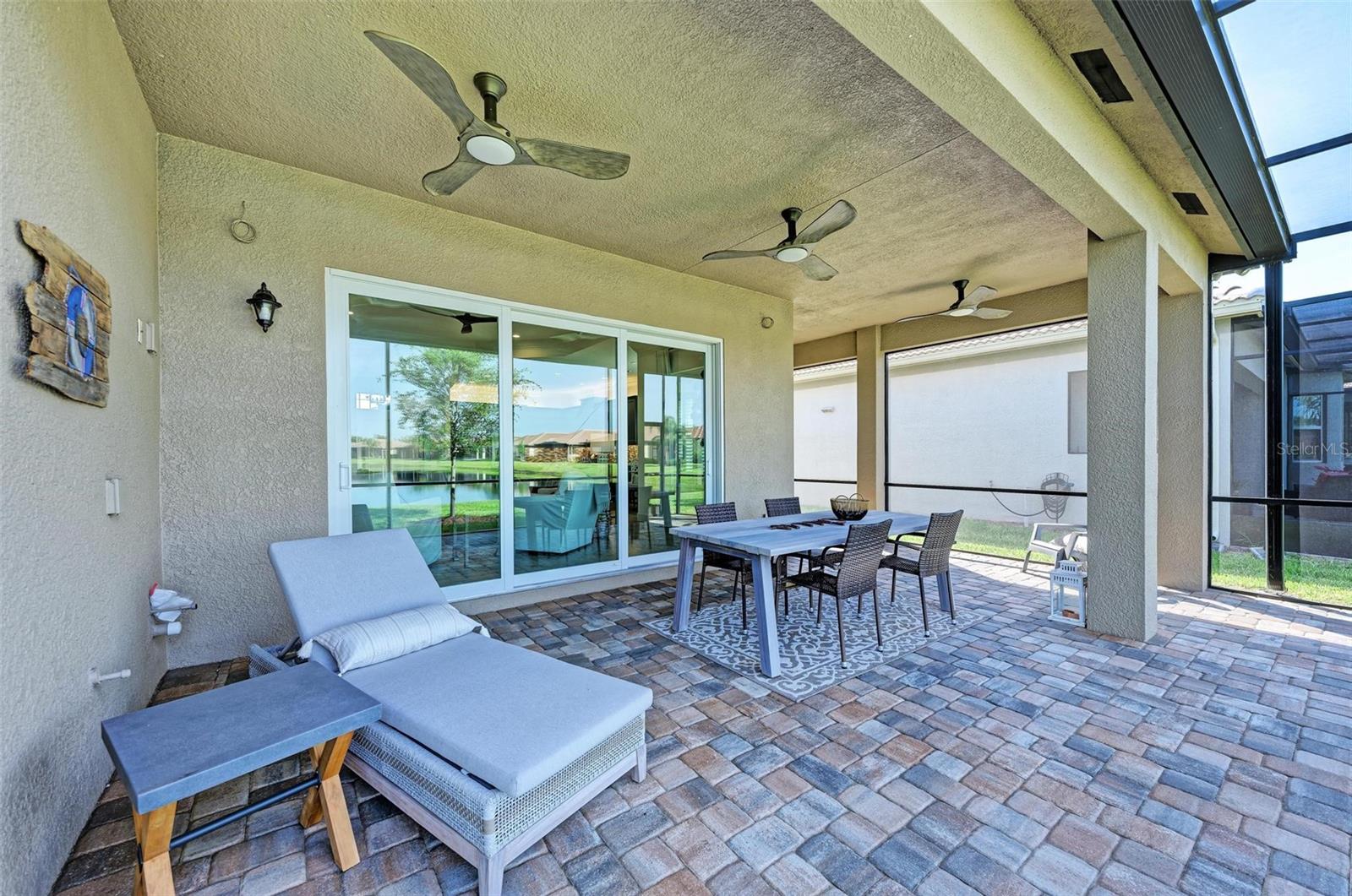 Listing photo id 39 for 15525 Corona Del Mar Drive