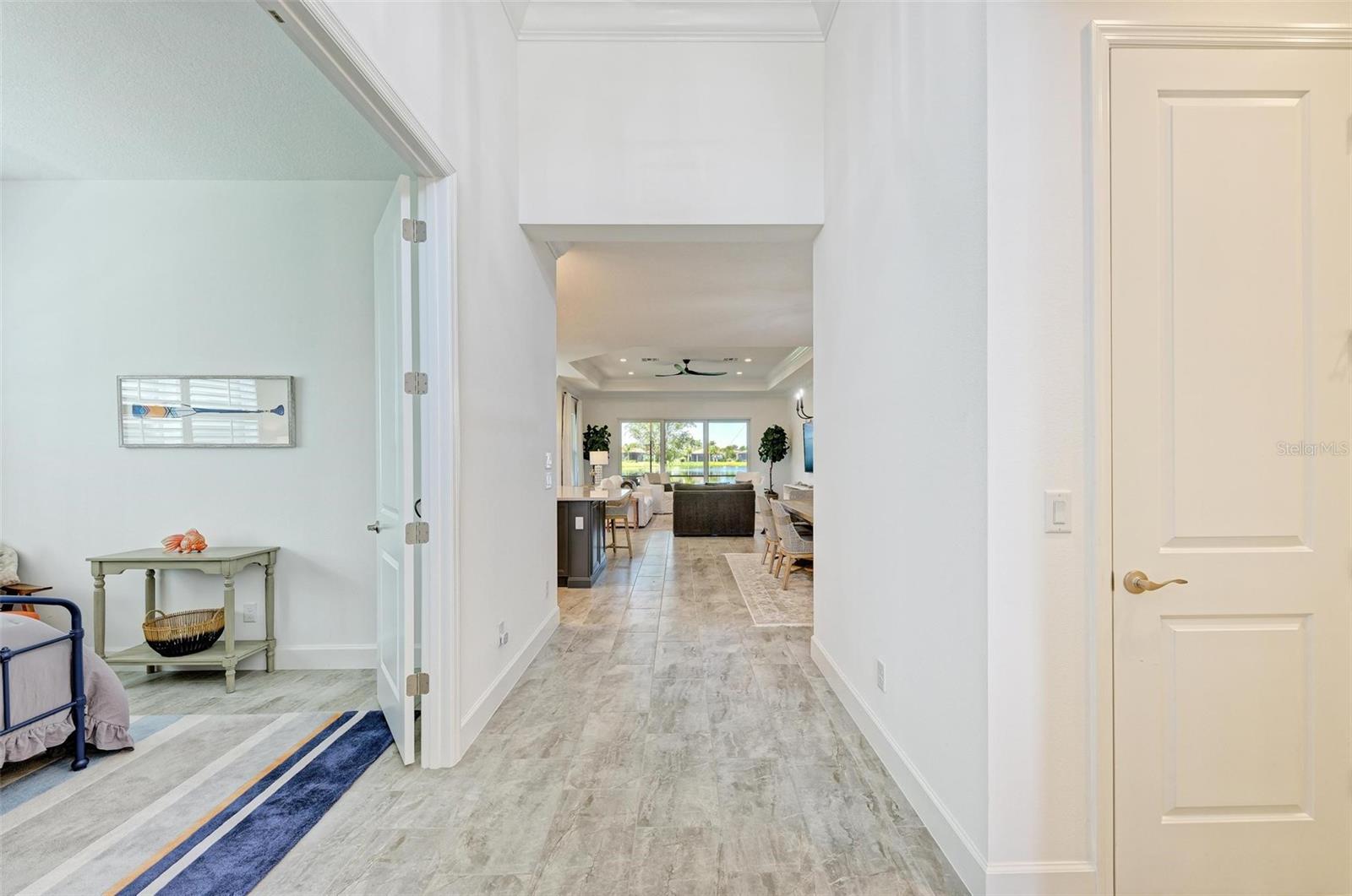 Listing photo id 3 for 15525 Corona Del Mar Drive