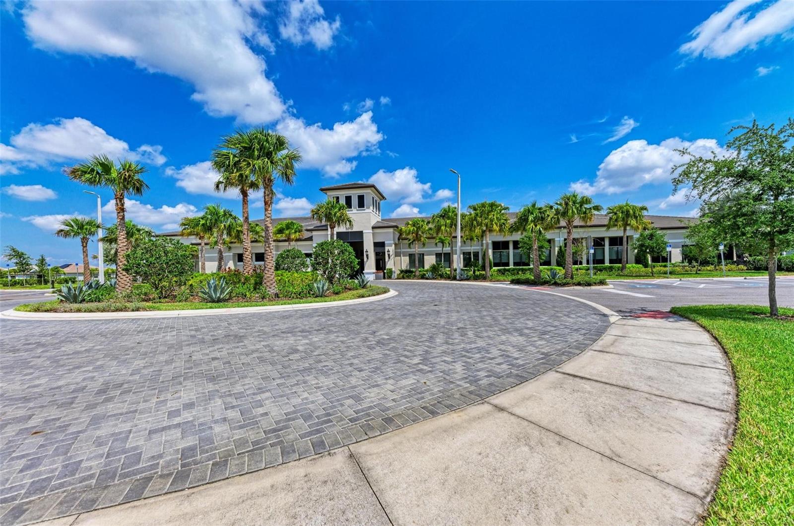 Listing photo id 57 for 15525 Corona Del Mar Drive