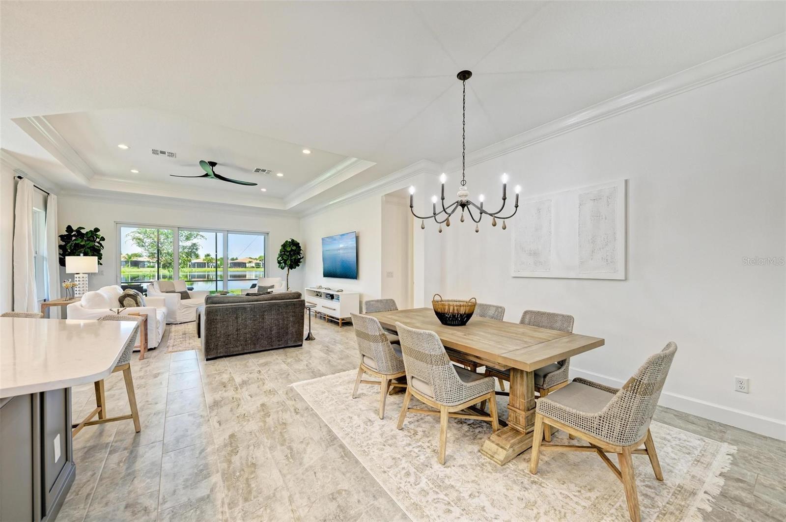 Listing photo id 4 for 15525 Corona Del Mar Drive