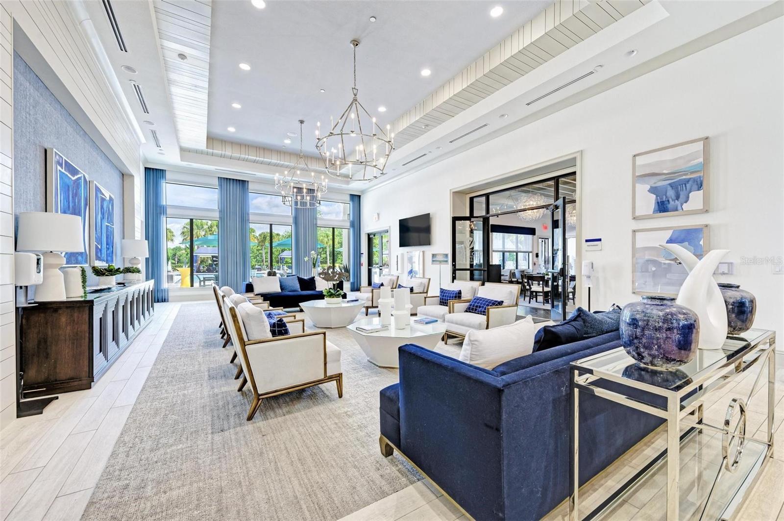Listing photo id 61 for 15525 Corona Del Mar Drive