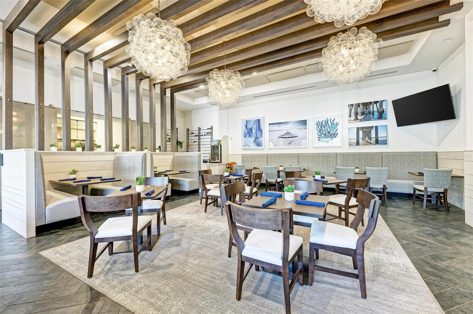 Listing photo id 65 for 15525 Corona Del Mar Drive