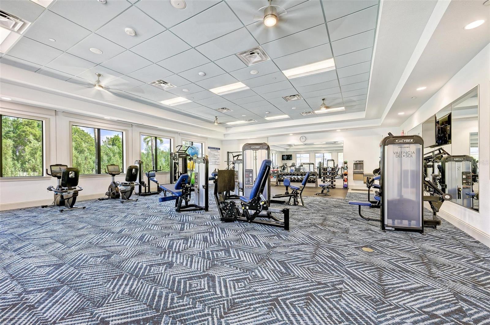 Listing photo id 74 for 15525 Corona Del Mar Drive