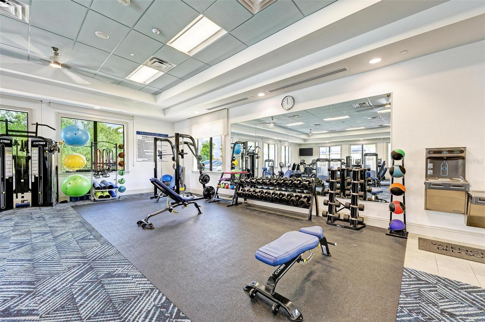 Listing photo id 75 for 15525 Corona Del Mar Drive