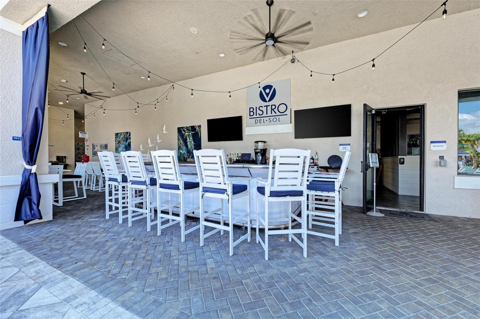 Listing photo id 77 for 15525 Corona Del Mar Drive