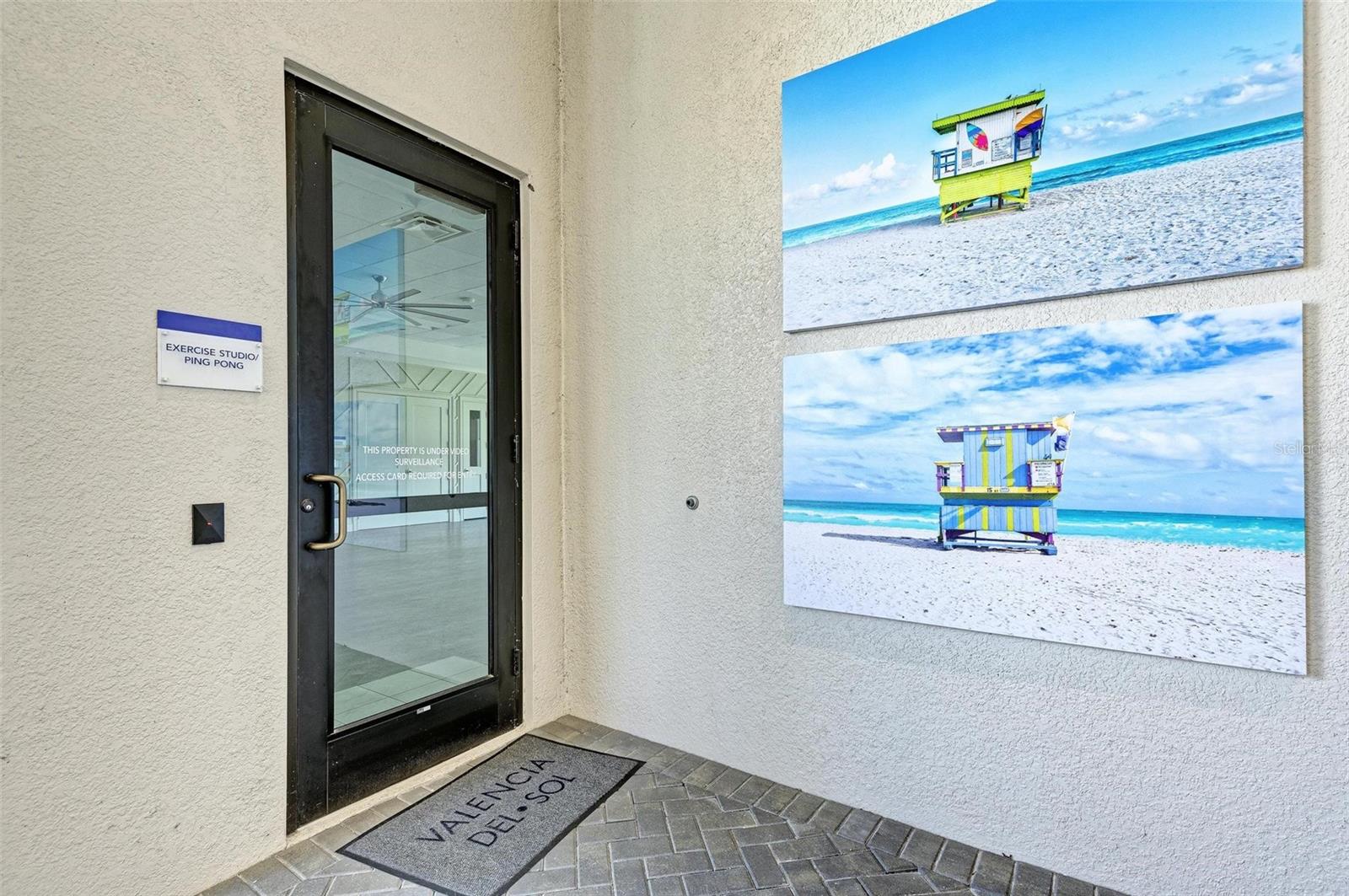 Listing photo id 78 for 15525 Corona Del Mar Drive