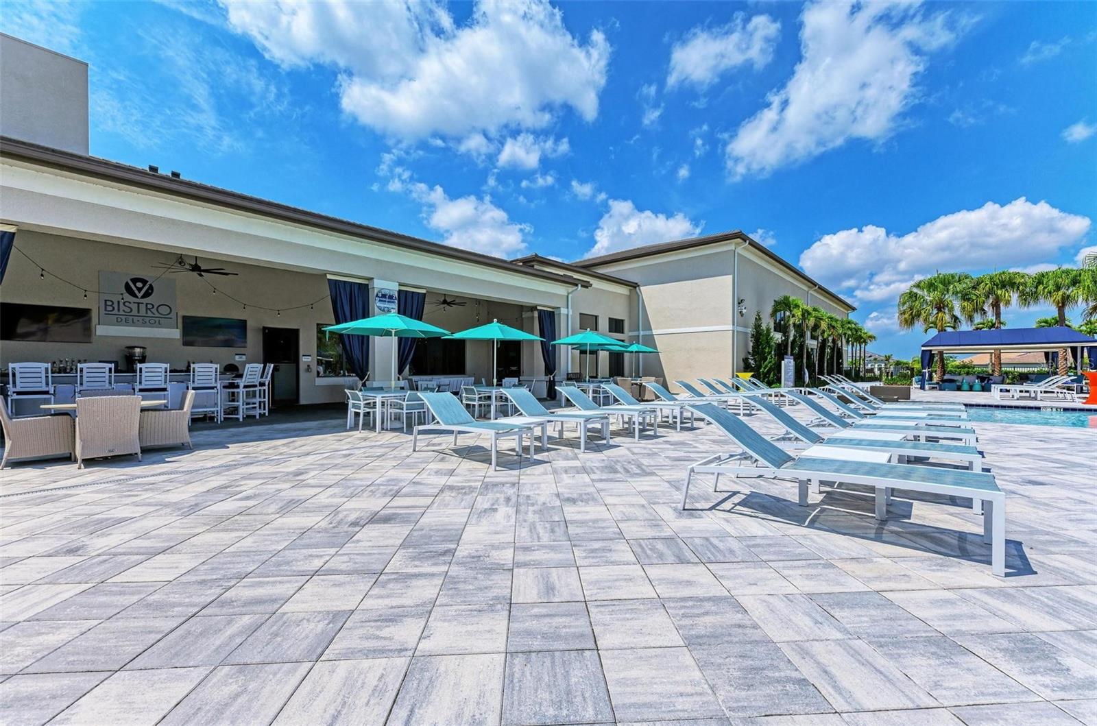 Listing photo id 81 for 15525 Corona Del Mar Drive