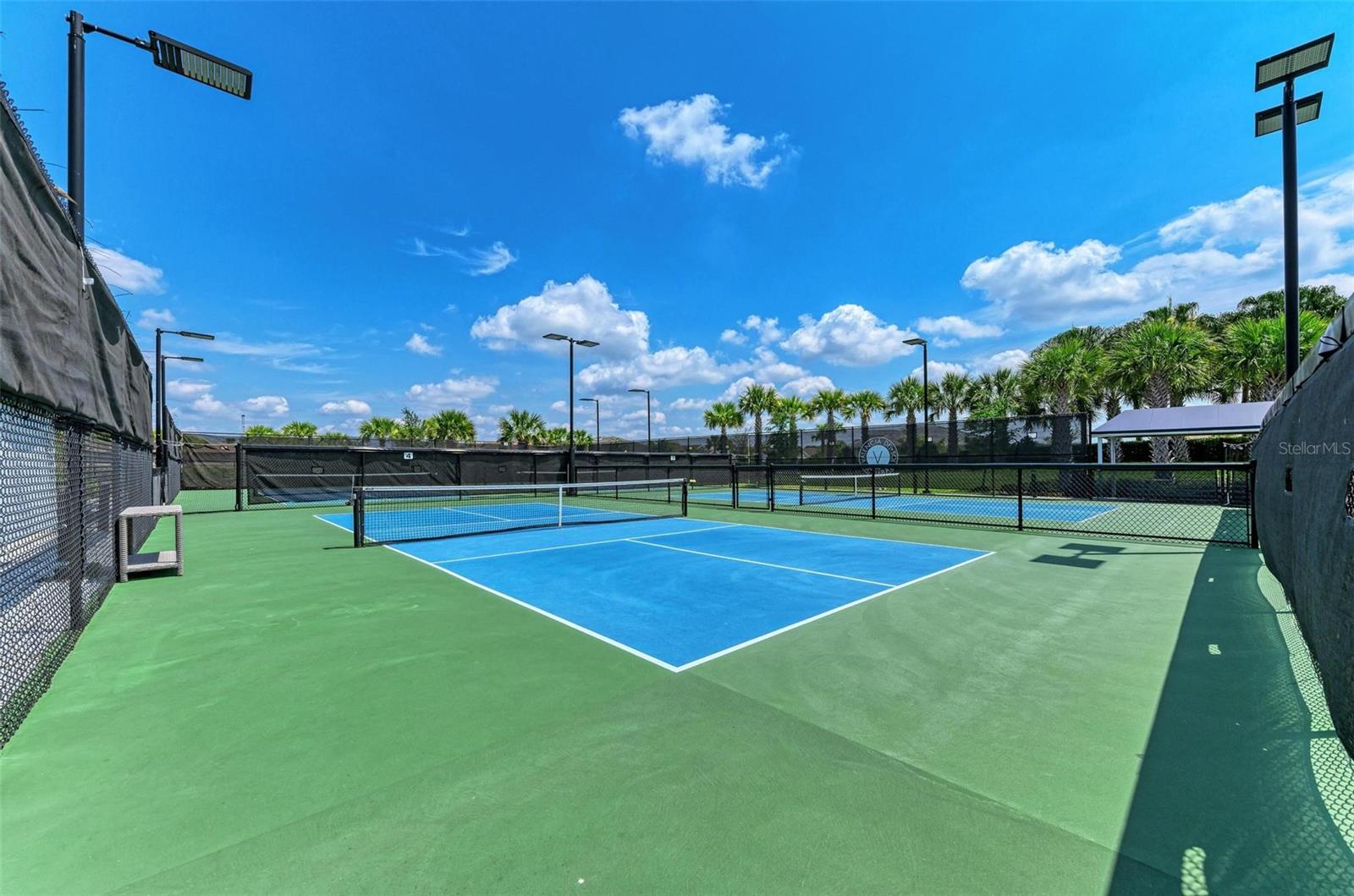Listing photo id 86 for 15525 Corona Del Mar Drive