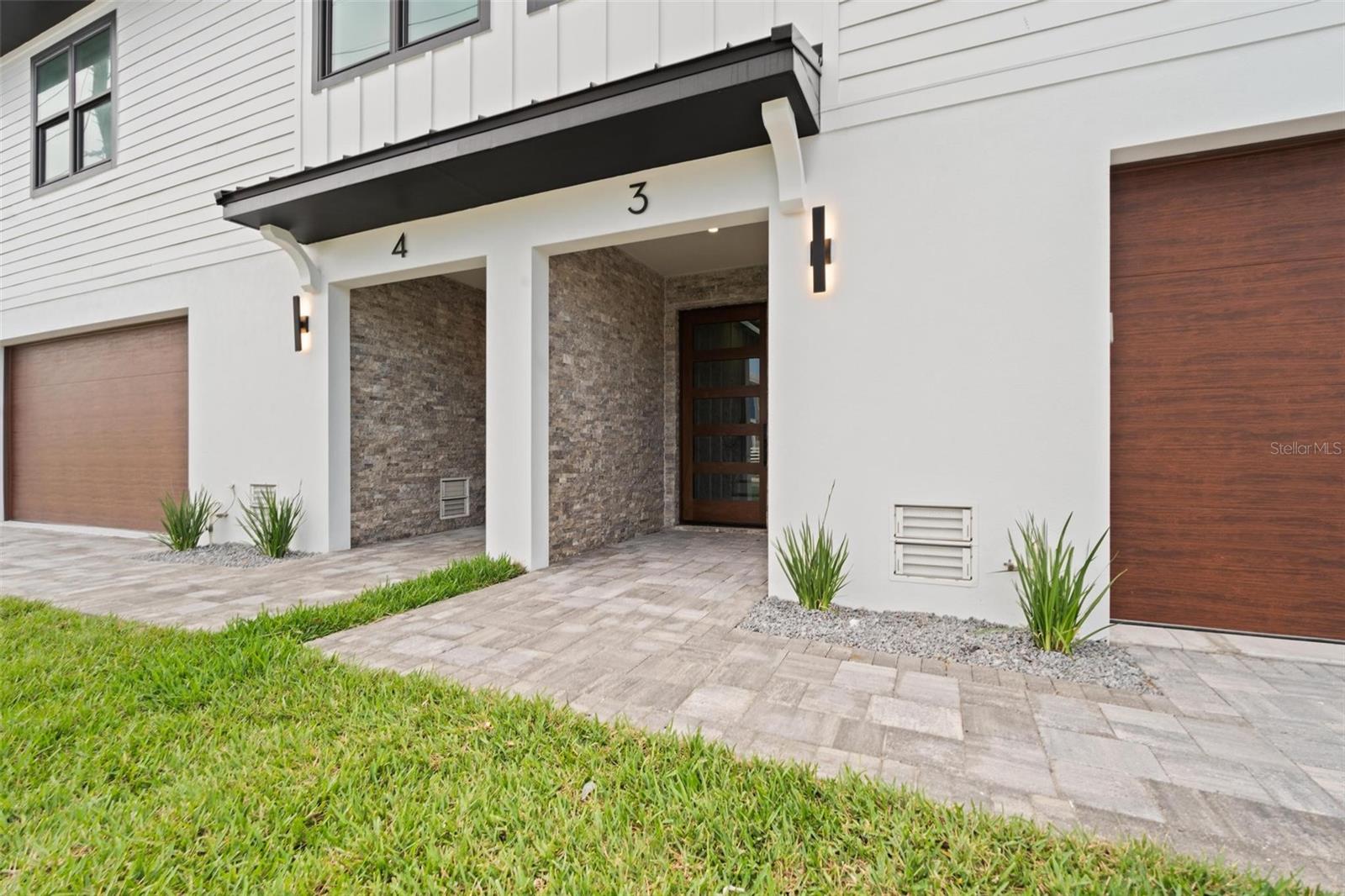 Image 3 of 100 For 187 145th Avenue E 3