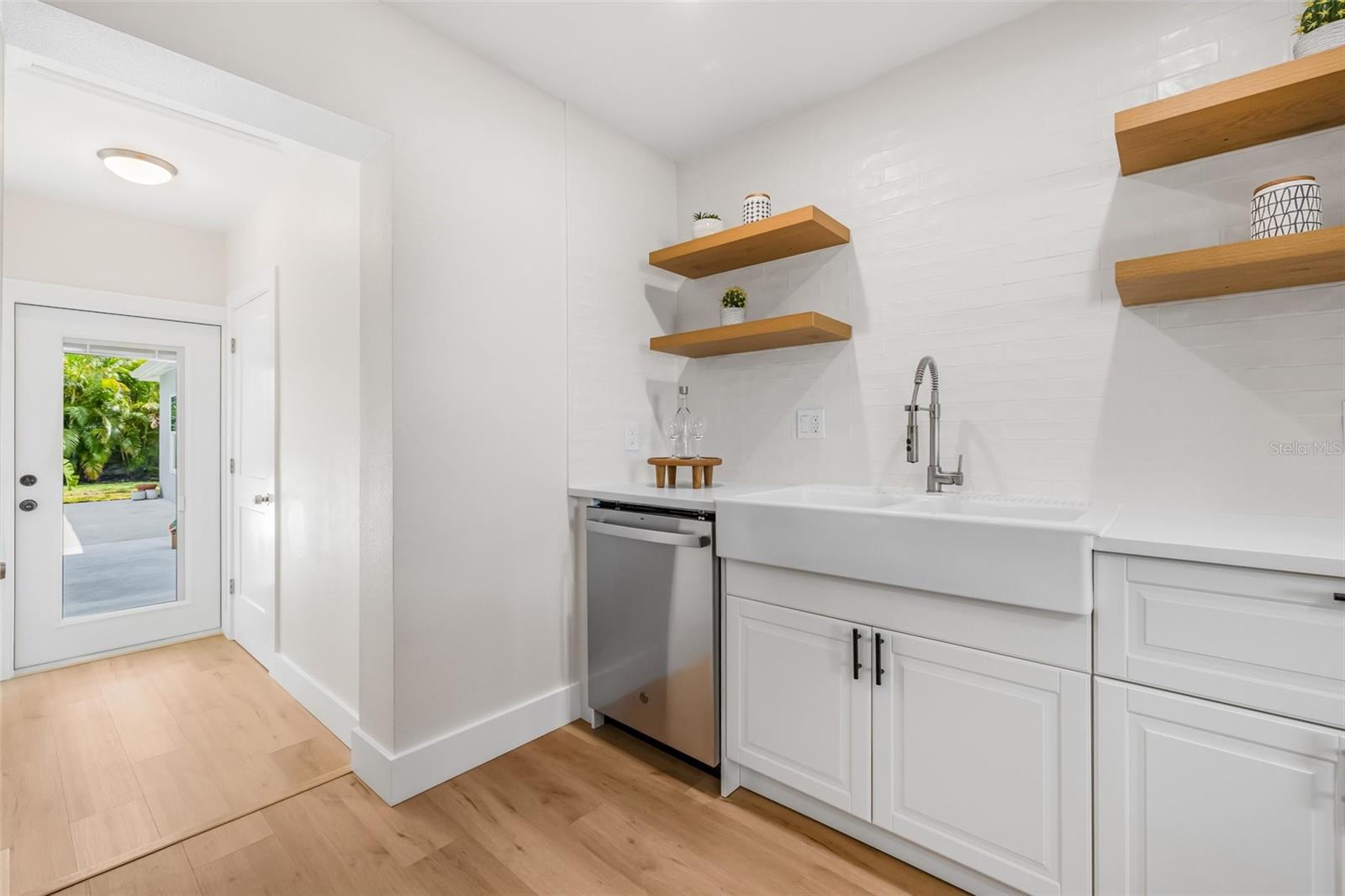 Image 15 of 44 For 526 62nd Avenue Ne