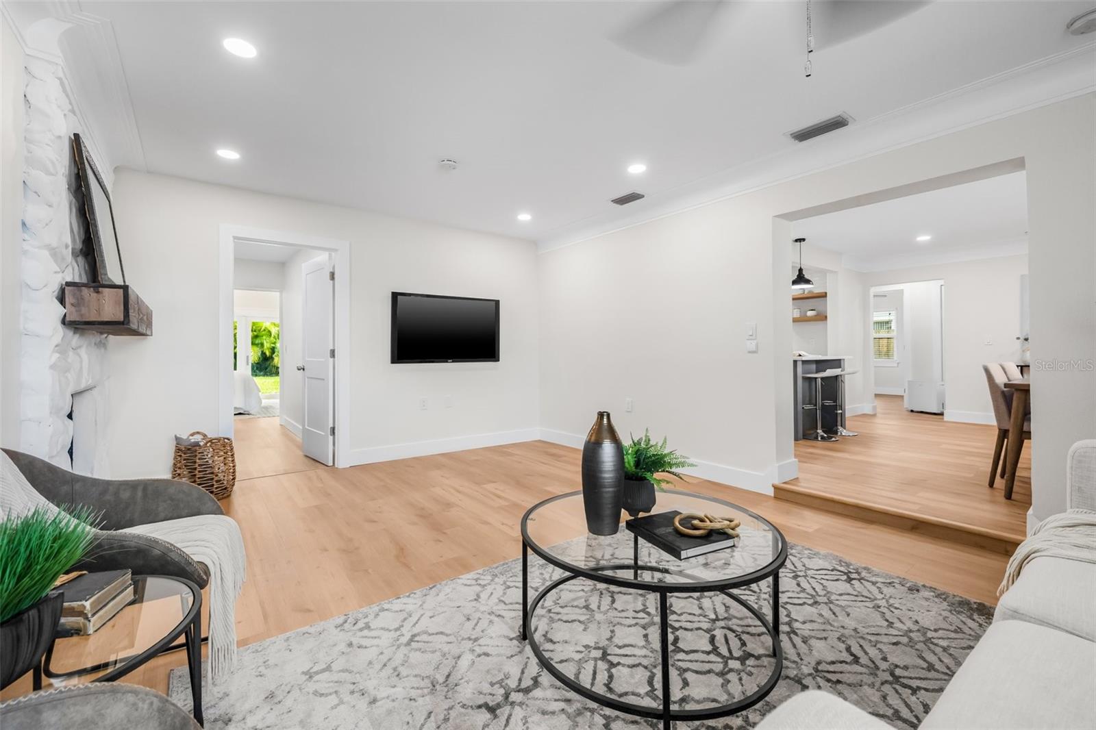 Image 18 of 44 For 526 62nd Avenue Ne