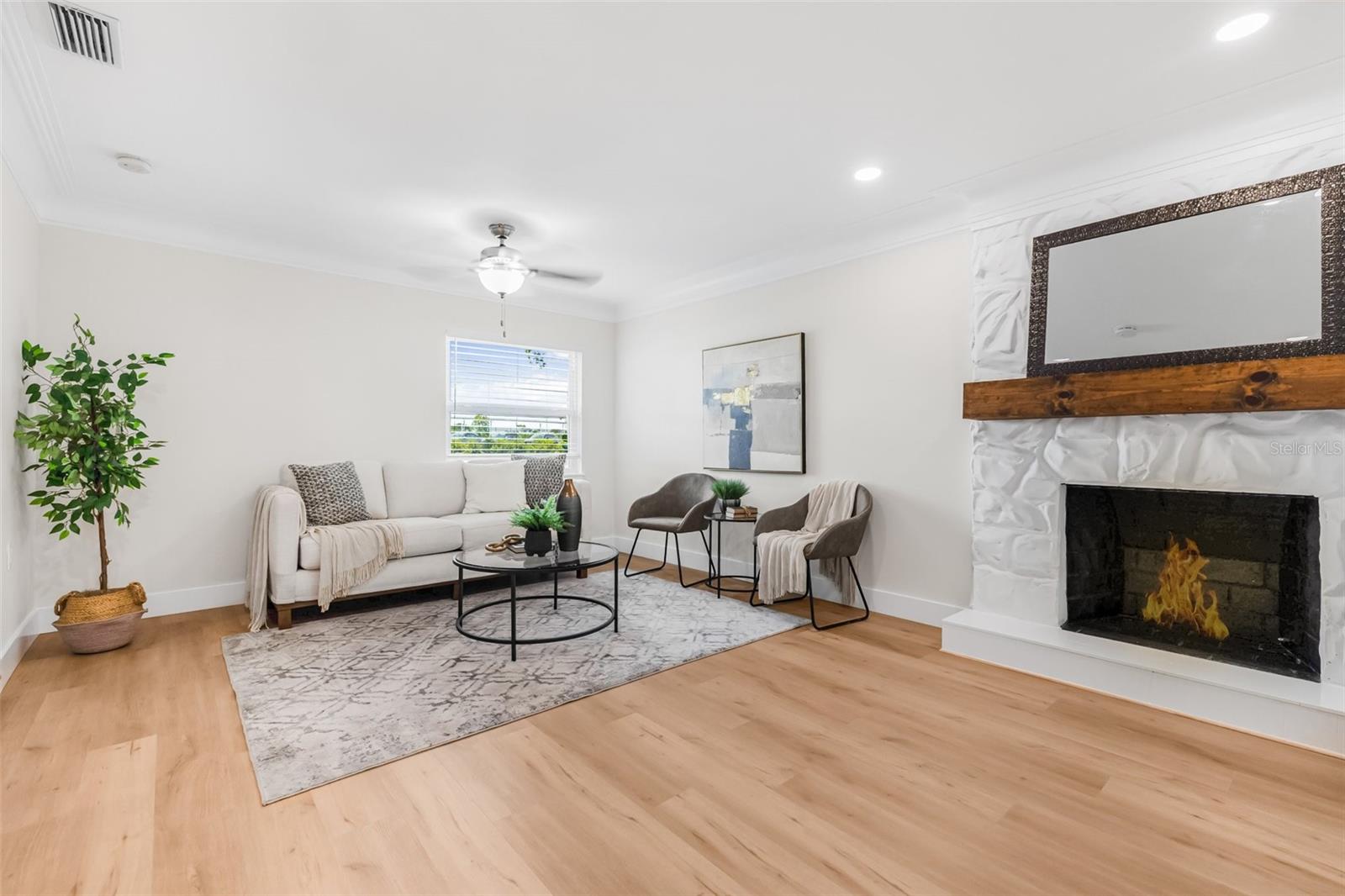 Image 20 of 44 For 526 62nd Avenue Ne