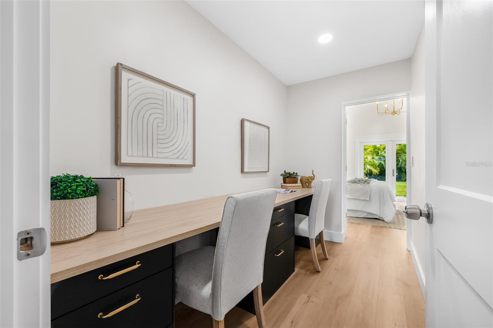 Image 21 of 44 For 526 62nd Avenue Ne