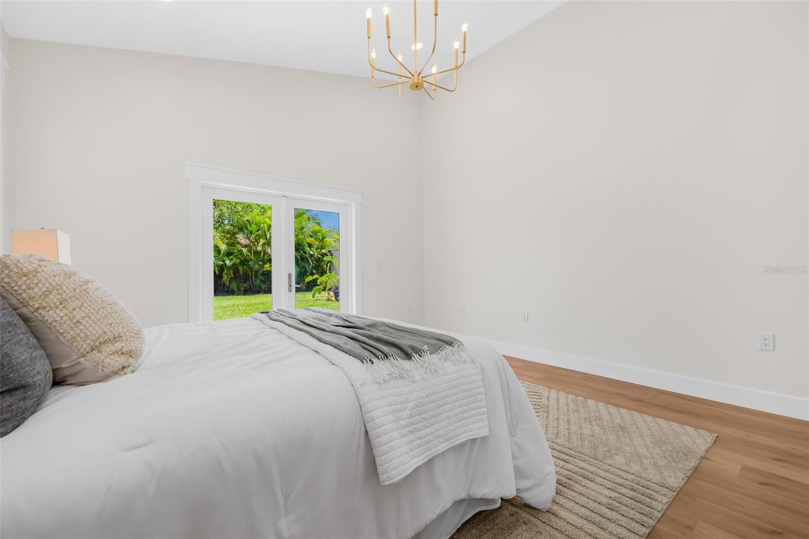 Image 22 of 44 For 526 62nd Avenue Ne