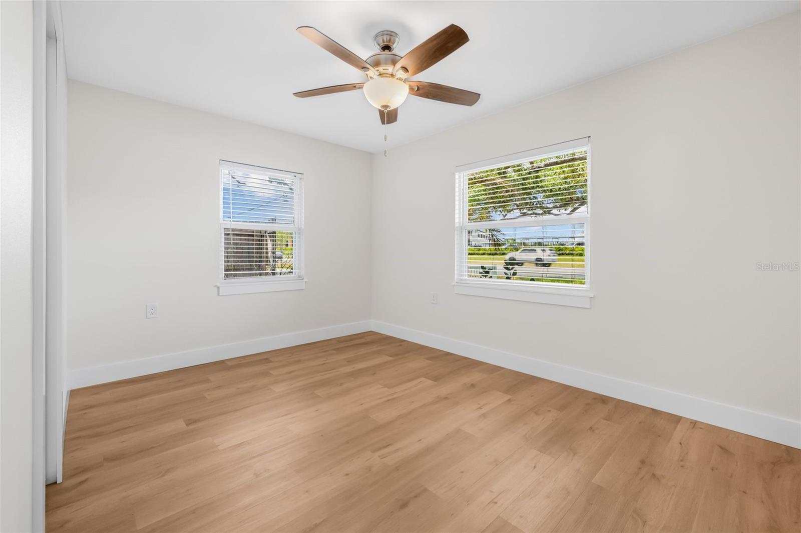 Image 27 of 44 For 526 62nd Avenue Ne
