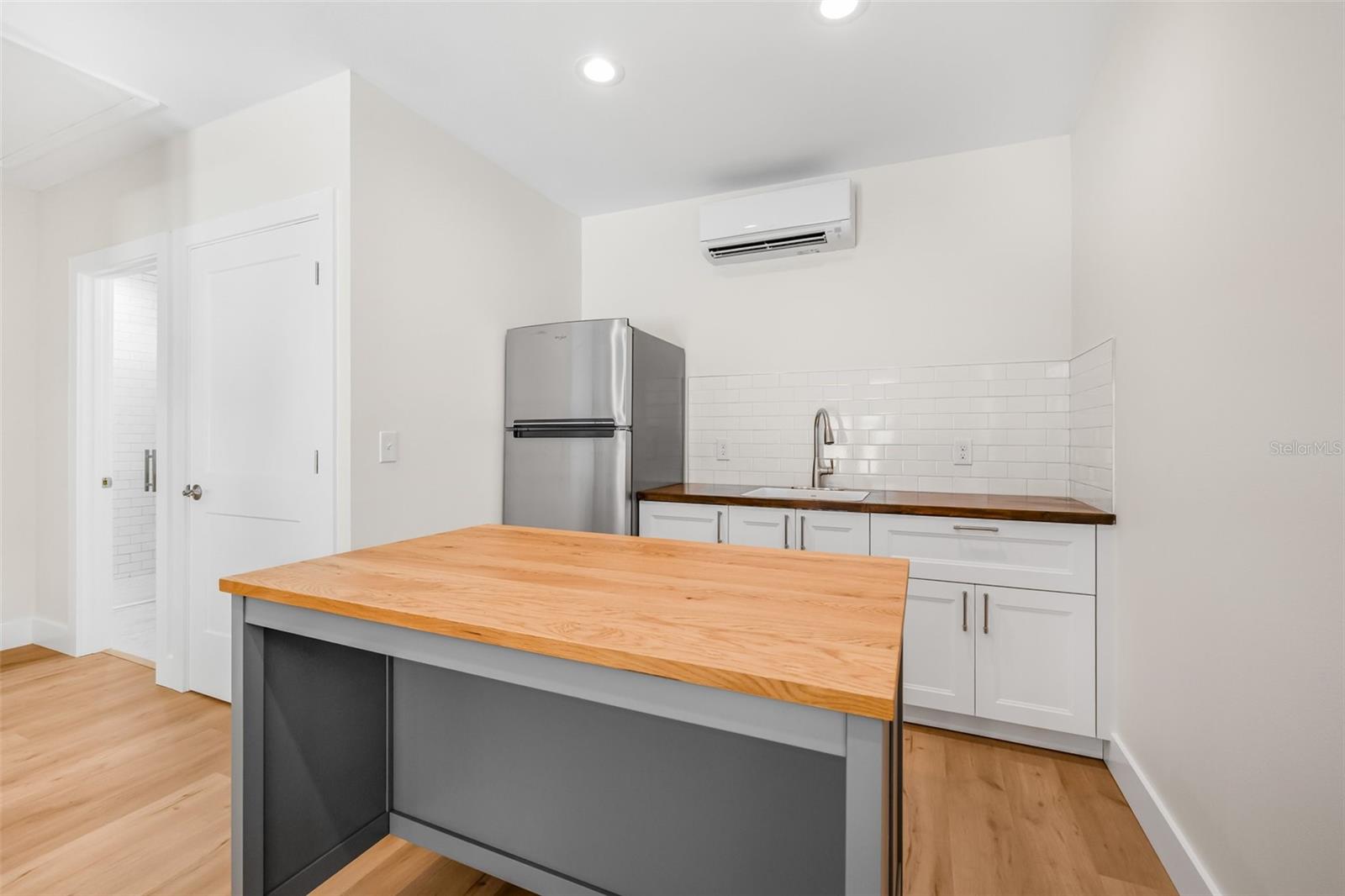 Image 41 of 44 For 526 62nd Avenue Ne