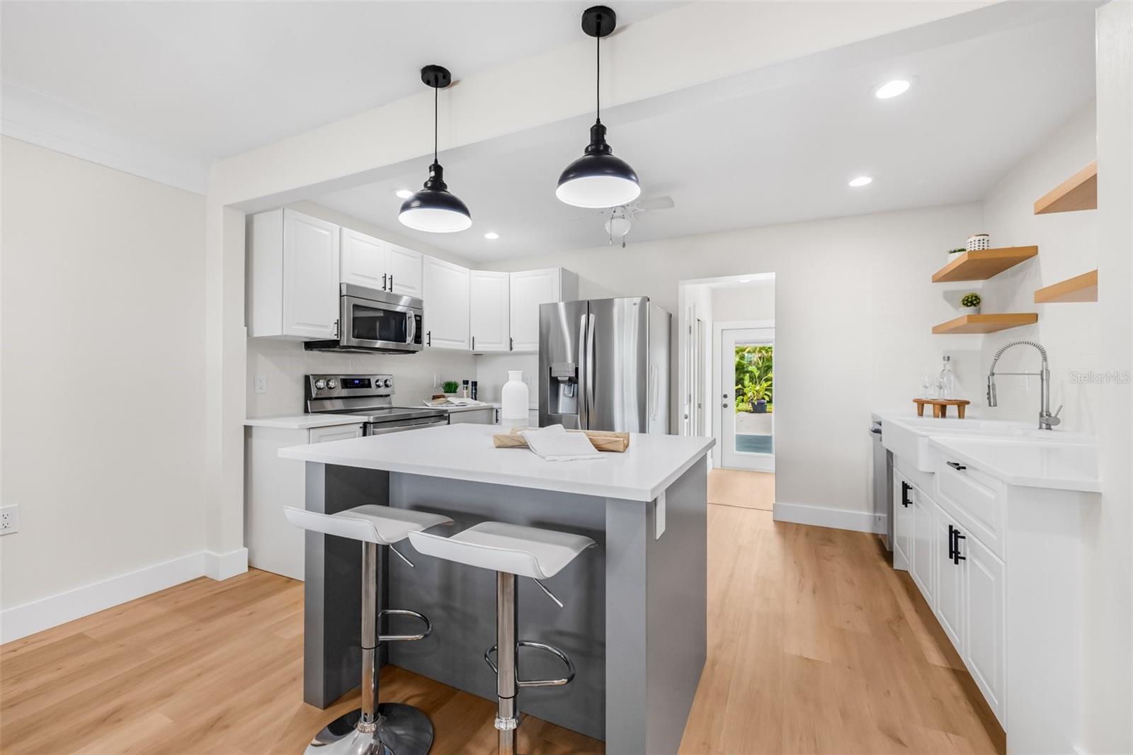 Image 9 of 44 For 526 62nd Avenue Ne