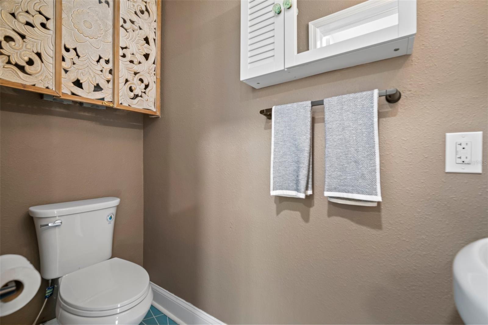 Image 18 of 54 For 2859 Dartmouth Avenue N