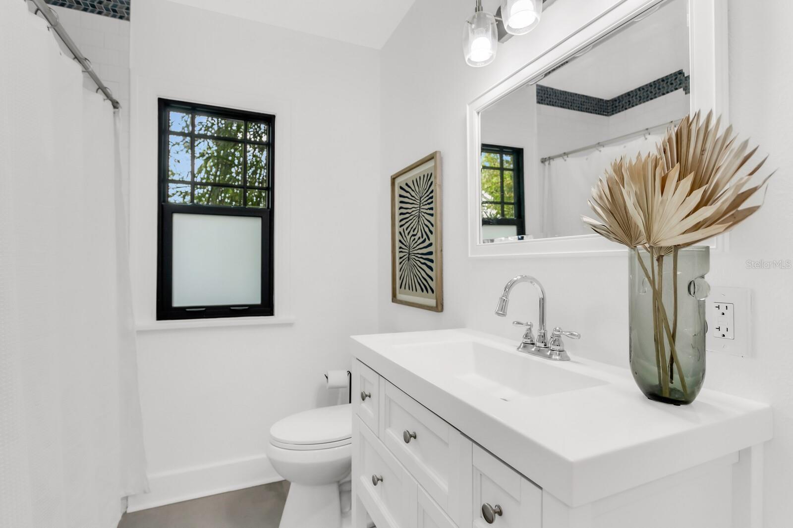 Image 20 of 54 For 2859 Dartmouth Avenue N