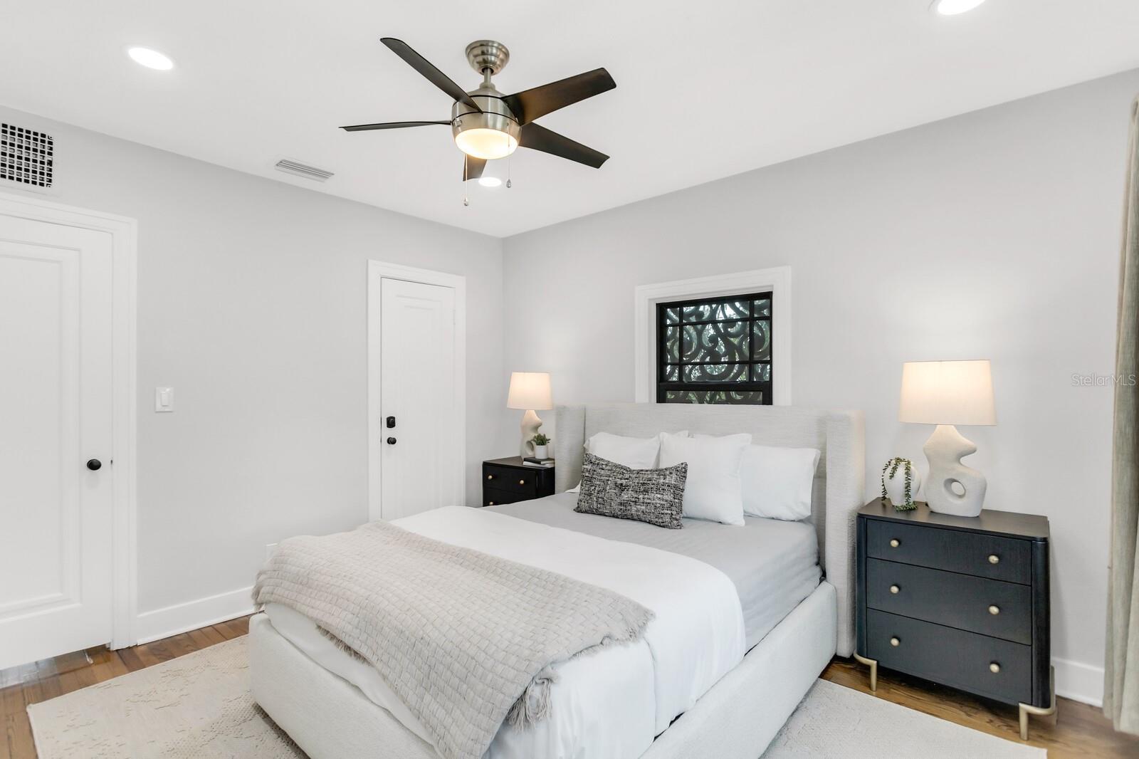 Image 24 of 54 For 2859 Dartmouth Avenue N