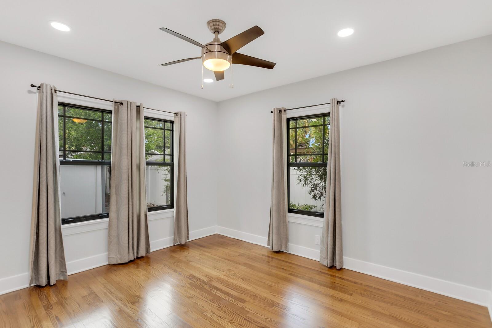 Image 27 of 54 For 2859 Dartmouth Avenue N