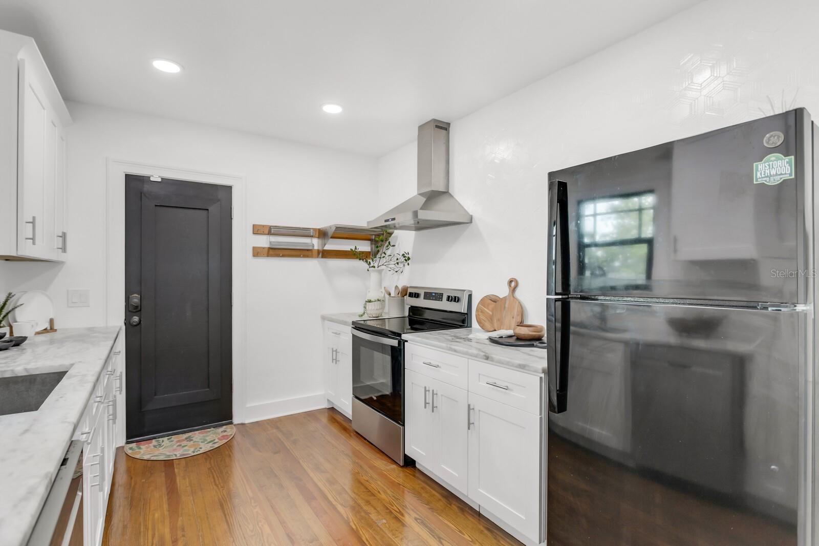 Image 28 of 54 For 2859 Dartmouth Avenue N
