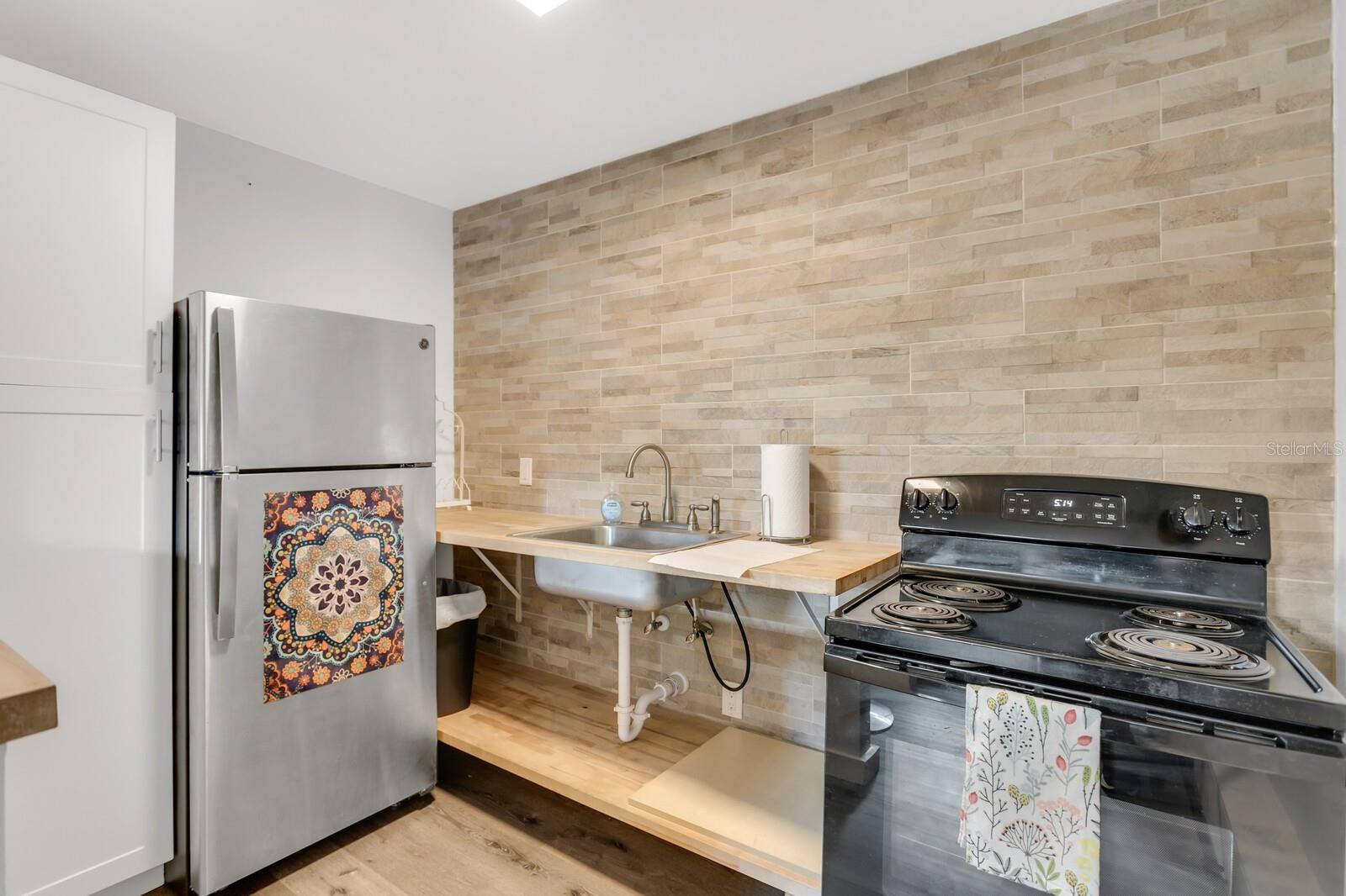 Image 41 of 54 For 2859 Dartmouth Avenue N