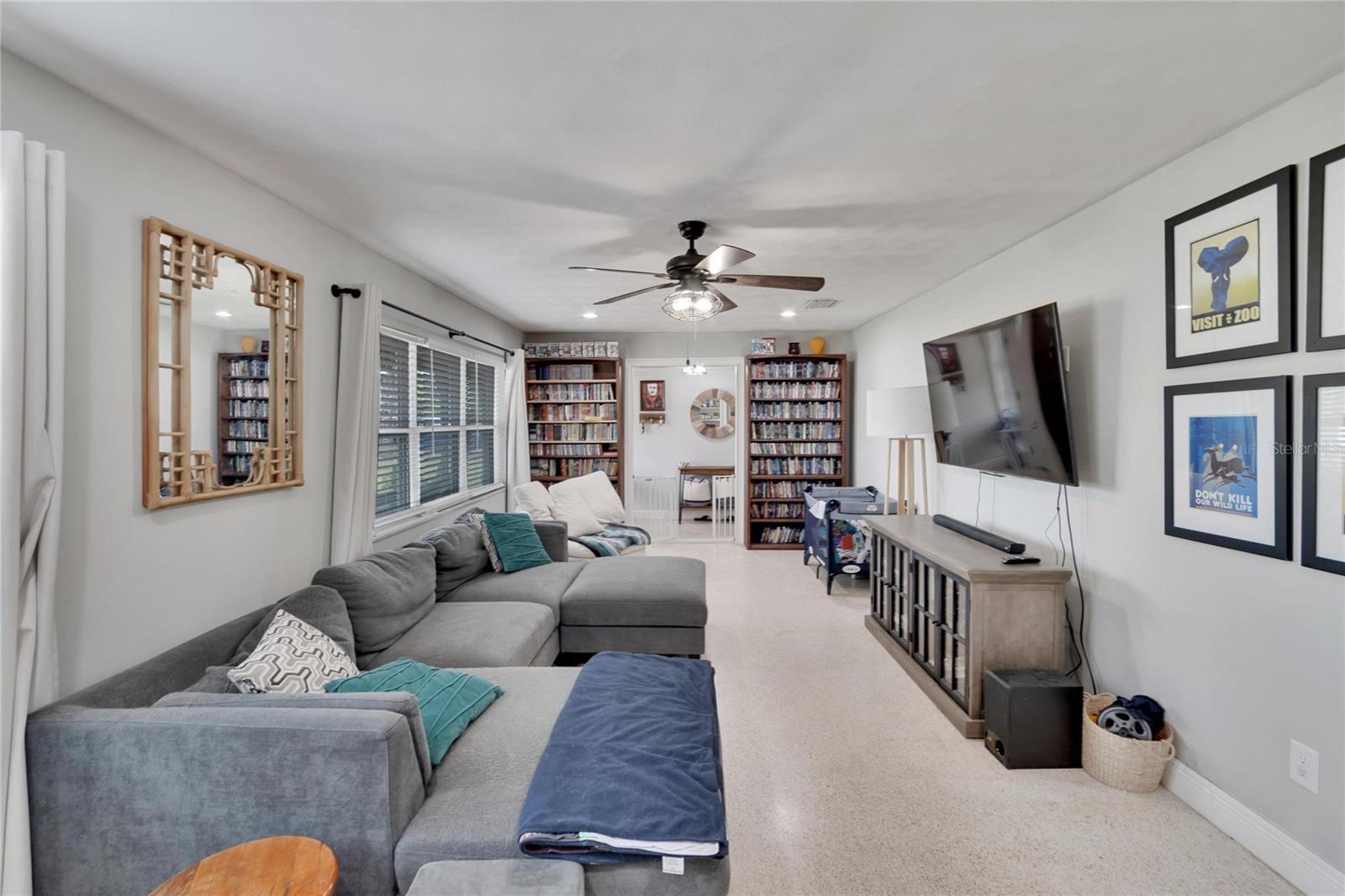 Listing photo id 15 for 1607 Melodie Drive