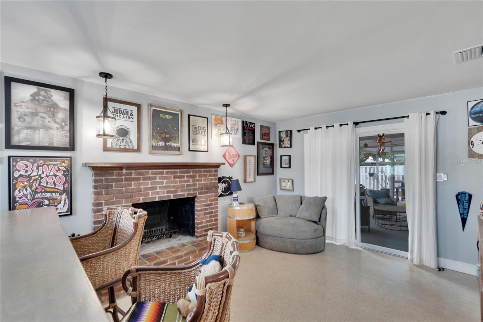 Listing photo id 20 for 1607 Melodie Drive