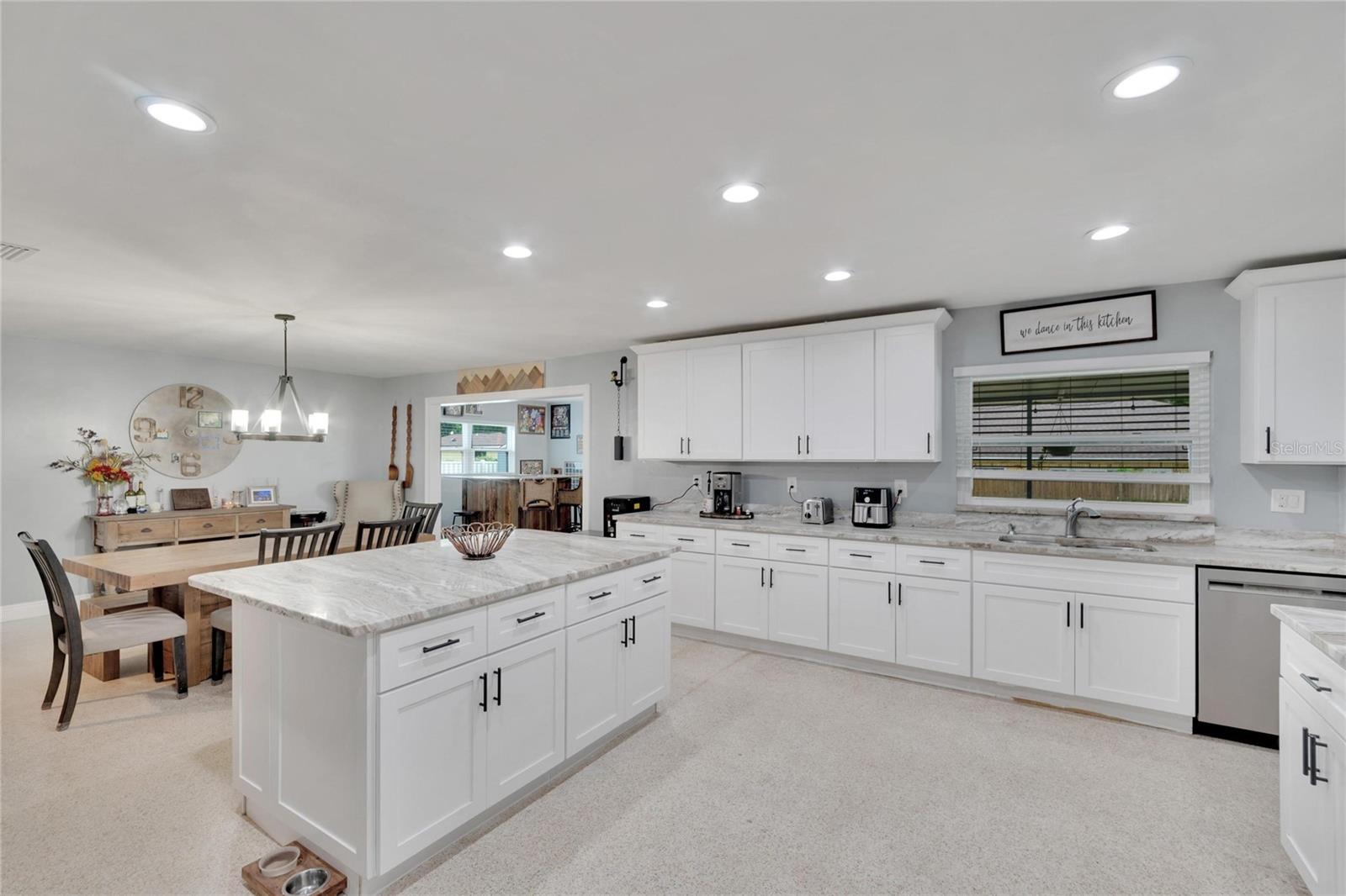 Listing photo id 27 for 1607 Melodie Drive