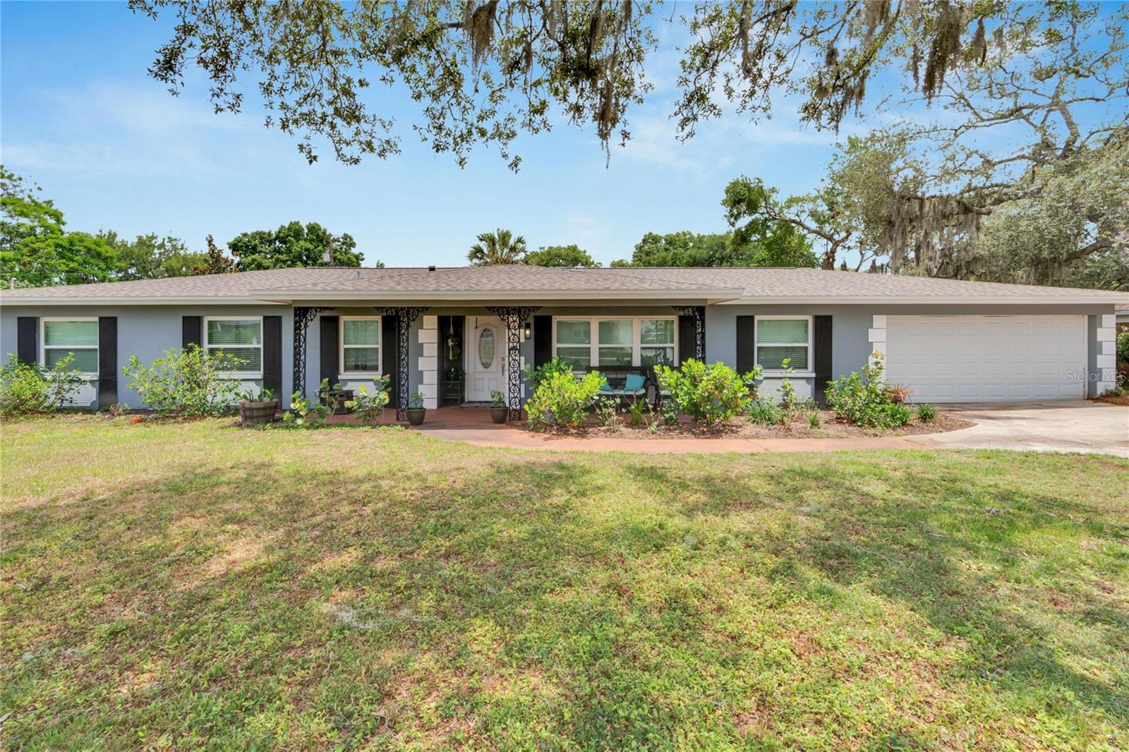 Listing photo id 1 for 1607 Melodie Drive